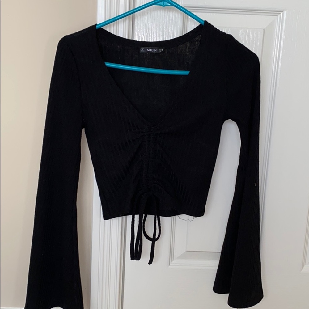 Black long sleep crop top